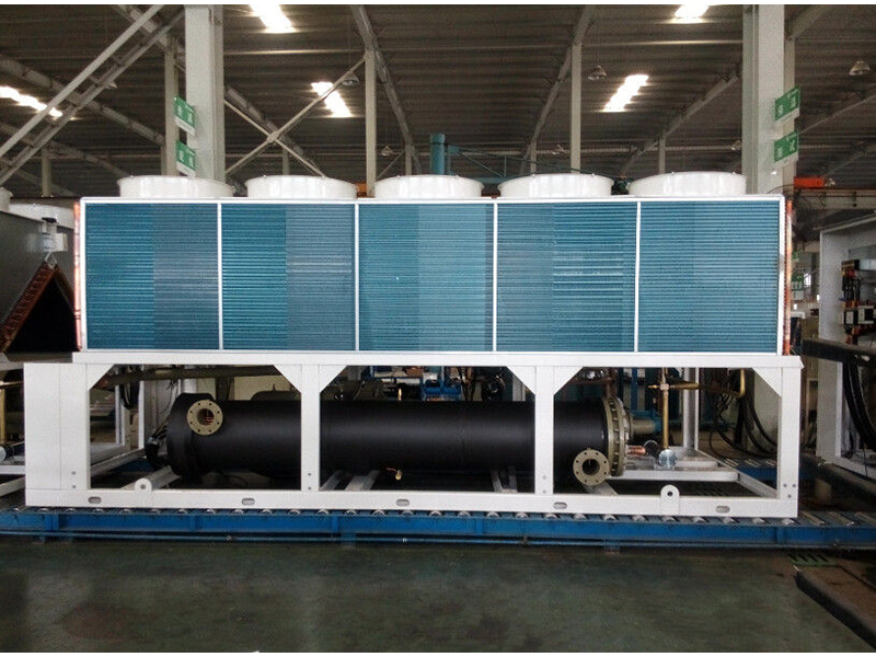 Air cooled chiller screw type 100TR with R134a gas