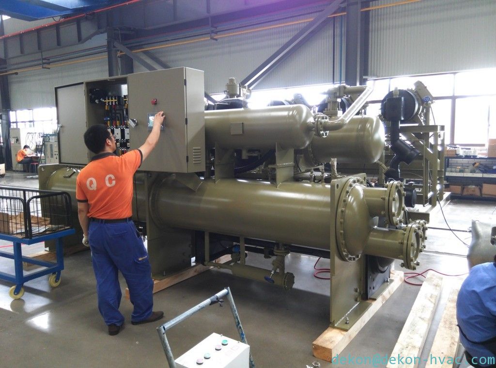 Water cooled screw chiller